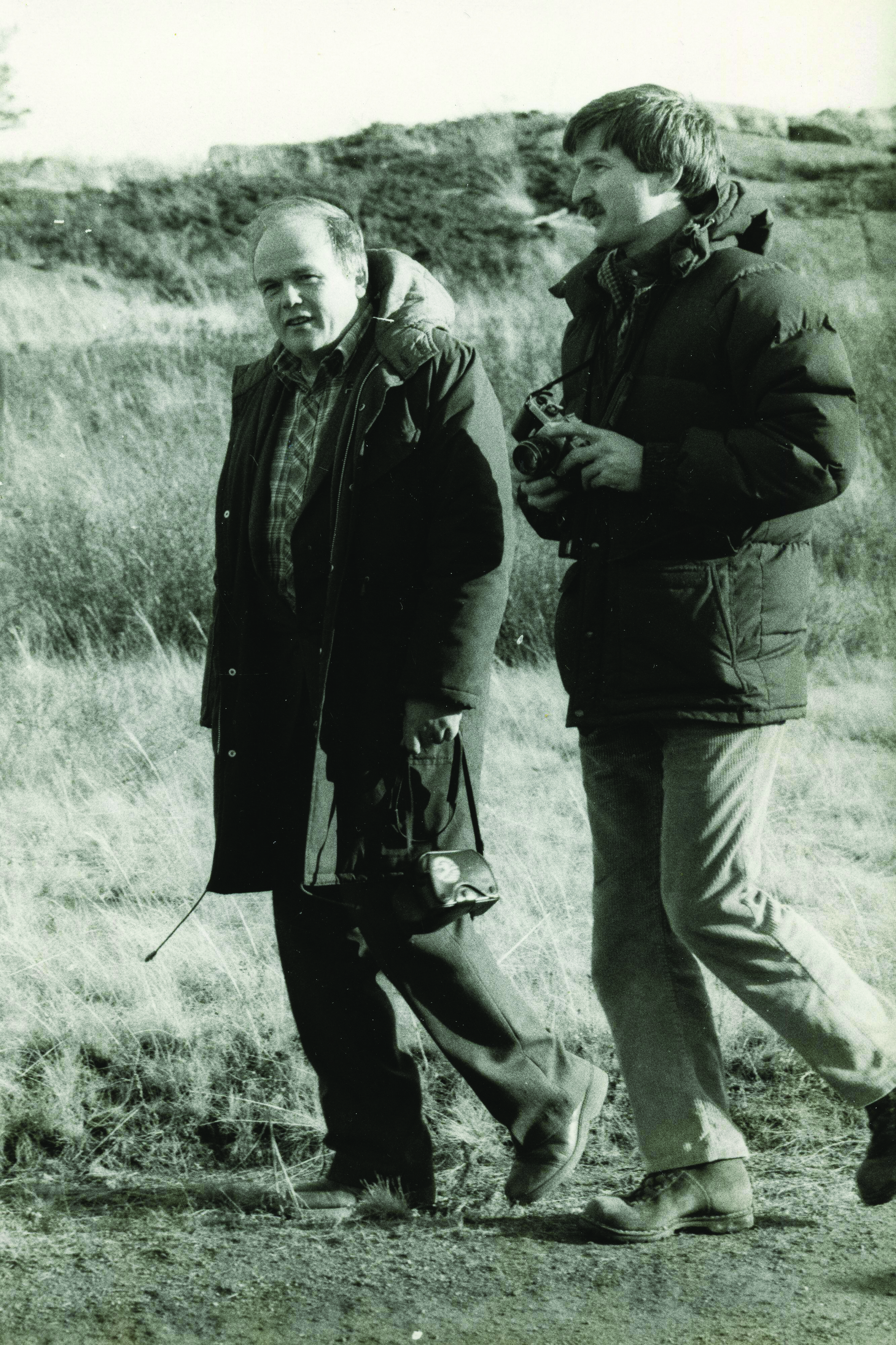 Russian physicist Evgeny Velikhov with American seismologist Thomas Cochran, Kazakhstan 1986