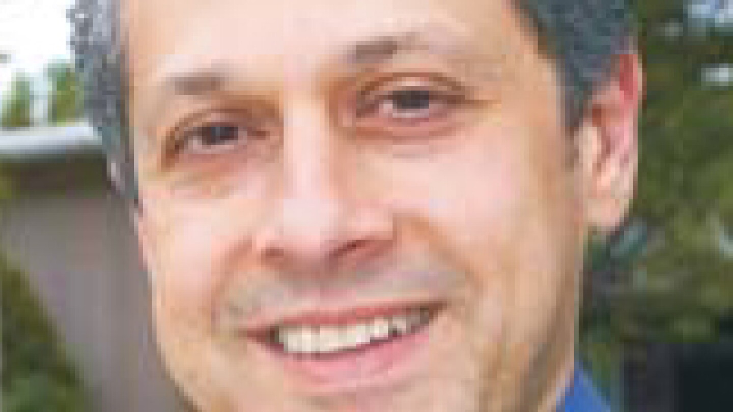 AAPT names new head - Physics Today
