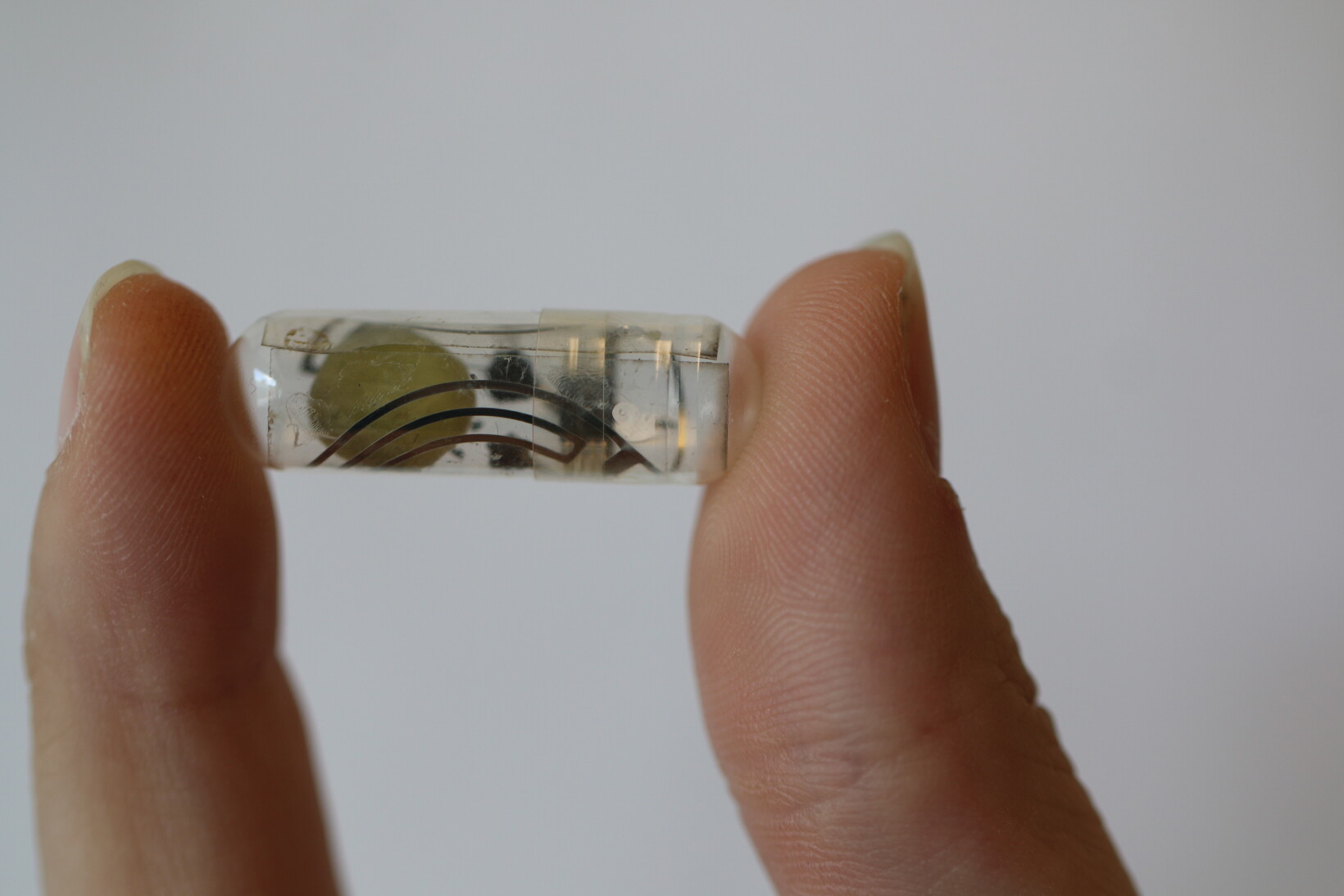 Rfid Three Components Biodegradable batteries power technology you can swallow - Physics Today