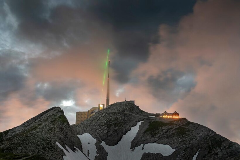 41934/laser-lightning-rod-fig-1.jpg