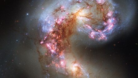 Antennae_Galaxies_reloaded.jpg