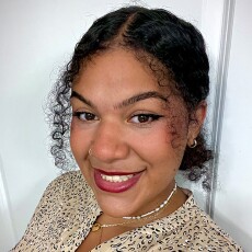 Mia_L_tut_2025_scholar.jpg
