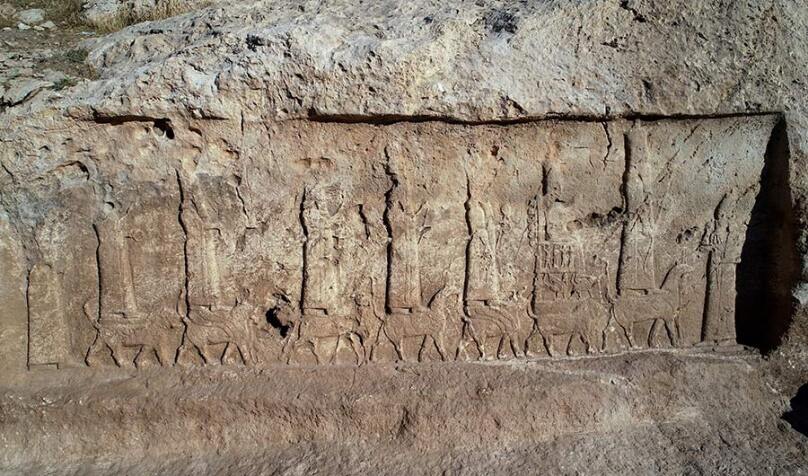 Archaeologists Find That Ancient Canals in Modern Iraq Were Lined with Art lead image