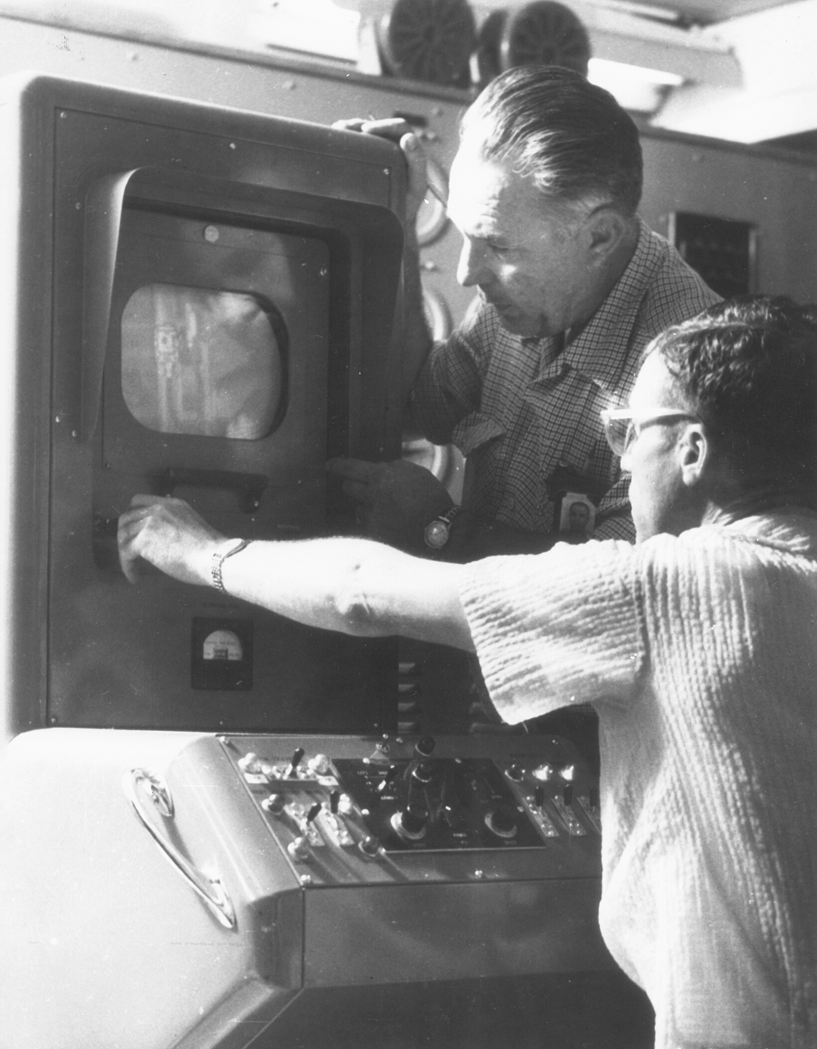 Television Engineering Lab 100 Years of Physics and Television - AIP.ORG
